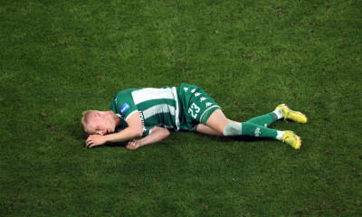 ΑΕΚ-Παναθηναϊκός: Ενόχληση στη γάμπα ο Μάγκνουσον, πιθανή ήπια θλάση