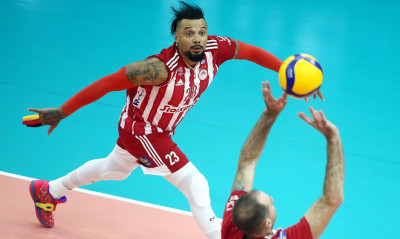 ΕΣΑΠ: Κλήση σε απολογία για τον Σαλβαντόρ Ιντάλγκο του Ολυμπιακού και τον ΠΑΟΚ