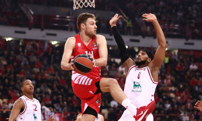 Βεζένκοφ: «Δεν κλείνω καμιά πόρτα, όλα μπορούν να συμβούν»