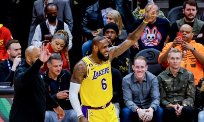 NBA: Έγραψε ιστορία ο «Βασιλιάς» ΛεΜπρόν Τζέιμς! (videos)