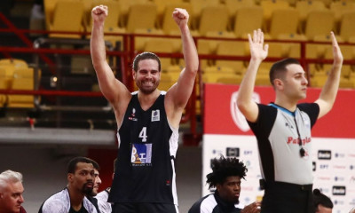 Ολυμπιακός - Απόλλων Πάτρας: Ο Μπόγρης πανηγύριζε στο -37 από τον πάγκο (video+photos)