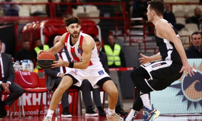 Ολυμπιακός - Απόλλων Πάτρας: Ο Πάπας τον ξελάσπωσε με... βομβαρδισμό (video)