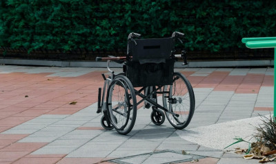Θεσσαλονίκη: Φροντιστής κακοποιούσε άνδρα ΑμΕΑ - Τον ακινητοποιούσε με ιμάντες στο κρεβάτι