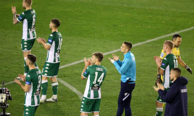 Παναθηναϊκός-ΠΑΟΚ: Πικραμένος ο κόσμος, χειροκρότησε τους παίκτες (video)