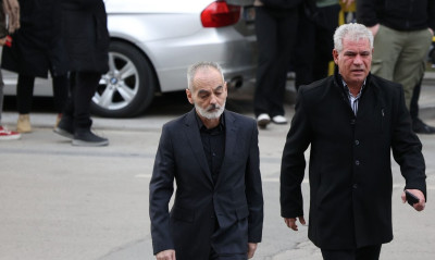 Δίκη Άλκη Καμπανού: Ξύλο έξω από τα δικαστήρια - Γιουχαΐσματα και βρισιές στους δολοφόνους