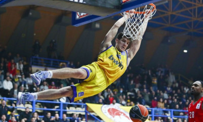 Ζούγρης: Ο 18χρονος που έλαμψε στο Περιστέρι-Ολυμπιακός - «Θα πεθάνω στο παρκέ για τον Σπανούλη»