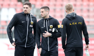 Πανσερραϊκός-ΑΕΚ: Βασικοί Γκατσίνοβιτς, Τσούμπερ, Μάνταλος - Δυναμική παρουσία οι οπαδοί (video)