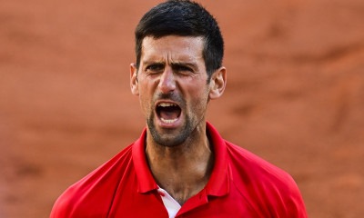 Australian Open: Με φιλορωσικές σημαίες ο πατέρας του Τζόκοβιτς