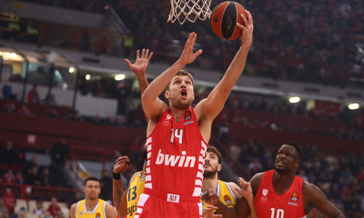 Euroleague: Ακάθεκτος ο Ολυμπιακός 95-89 τη Μακάμπι