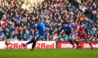 Σκωτία: Μείωσε τη διαφορά η Ρέιντζερς, νίκη για τους γηπεδούχους