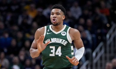 NBA: Μυθικός Γιάννης Αντετοκούνμπο, διέλυσε με 40άρα τους Πέισερς (videos)