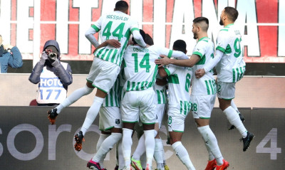 Serie A: Η μαγική Σασουόλο του Κυριακόπουλου ισοπέδωσε 5-2 στο Σαν Σίρο τη Μίλαν! (vids)