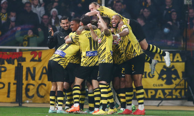 ΑΕΚ: Έκανε τη νύχτα μέρα και πέρασε στην κορυφή με όπλο την «Αγιά Σοφιά-OPAP Arena»