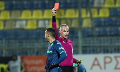 Παναθηναϊκός: Πρόστιμο από ΠΑΕ στον Κουρμπέλη για την αποβολή του