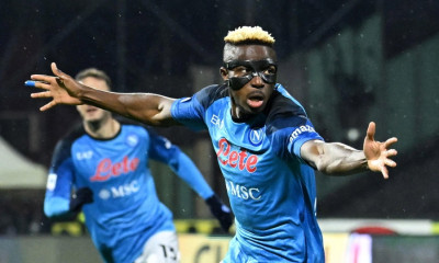 Μάντσεστερ Γιουνάιτεντ: Ετοιμάζει μυθική πρόταση για Οσίμεν