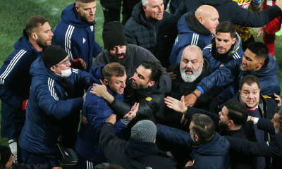 ΑΕΚ - Ολυμπιακός: Έληξε άμεσα και με αμοιβαίες εξηγήσεις το επεισόδιο στο τέλος του αγώνα