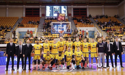 Περιστέρι-Ολυμπιακός: Απαγόρευση εισόδου σε 50 φιλάθλους από Αθήνα, με τις εξέδρες άδειες (photos)