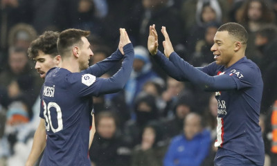 Γαλλία: Γύρο θριάμβου στη Μασσαλία έκανε η Παρί με Εμπαπέ και Μέσι - Ανησυχία για Κιμπεμπέ