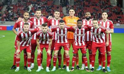 Ολυμπιακός: Ποδοσφαιρική «Βαβέλ» | Πρώτος στην Ελλάδα και 5ος στον κόσμο με 55 παίκτες σε ένα χρόνο