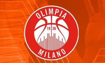 Αρμάνι Μιλάνο: Μαύρη καρδιά κι ελληνική σημαία