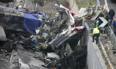 Σύγκρουση τρένων στα Τέμπη:  Κηρύχθηκε τριήμερο εθνικό πένθος με απόφαση του Κυριάκου Μητσοτάκη