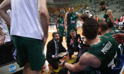Παναθηναϊκός: Το μπουγέλο των παικτών στον Σερέλη για τη πρώτη του νίκη στη Euroleague (video)