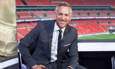 Μεγαλώνει το κύμα αλληλεγγύης για τον Λίνεκερ