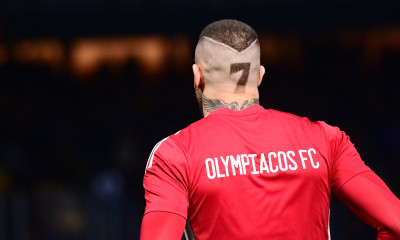 ΑΕΚ - Ολυμπιακός: Πανό οργής για τα Τέμπη στην OPAP Arena, με το «7» στο κεφάλι ο Πασχαλάκης! (vid)