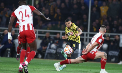 ΑΕΚ - Ολυμπιακός: Σκόραρε ο Πινέδα, ακυρώθηκε το γκολ από το VAR για χέρι (video)