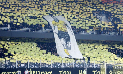 ΑΕΚ - Παναθηναϊκός: Το κορεό για τον Μίμη Παπαϊωάννου - Μεγάλη συγκίνηση στην OPAP Arena (video)