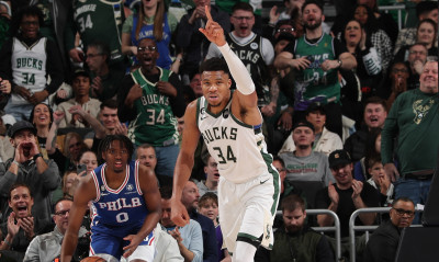 NBA: Εντυπωσιακός Αντετοκούνμπο | «Καπαρώνουν» την κορυφή οι Μπακς (videos)