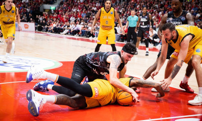 ΑΕΚ: Καταγγέλλει την Χάποελ στη FIBA | Ζητά παραδειγματική τιμωρία - Χτύπησε τον φροντιστή η μασκότ