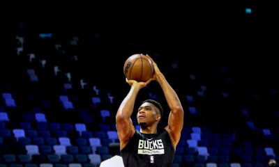 Γιάννης Αντετοκούνμπο: Ο εκπληκτικός Μπάτλερ «σκέπασε» το τριπλ νταμπλ του «Greek Freak»