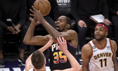 NBA: Αντίδραση με Μπούκερ και Ντουράντ οι Σανς - Break στη Φιλαδέλφεια για Σέλτικς (vids)