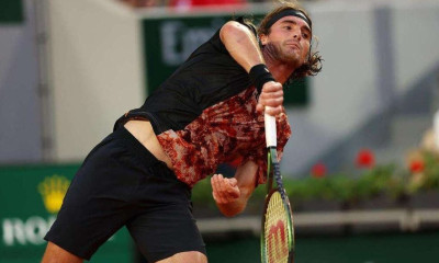 Roland Garros: Άνετα στους "16" ο εκπληκτικός Τσιτσιπάς!