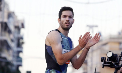 Μίλτος Τεντόγλου: «Πέταξε» στα 8,24μ. και κυριάρχησε στο Piraeus Street Long Jump