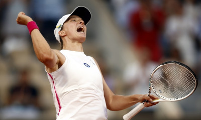 Roland Garros: Πάει για το 3ο τρόπαιο η Σβιόντεκ, για την έκπληξη η Μούχοβα