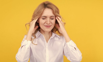 Ημικρανία: Πώς συνδέεται με τον κίνδυνο εγκεφαλικού