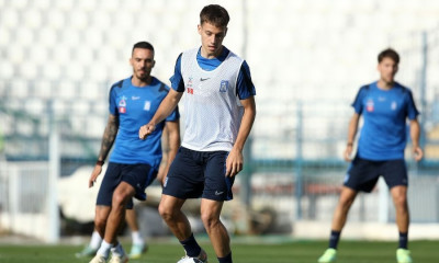 Κουρμπέλης και Κωνσταντέλιας στον ΟΠΑΠ: «Οπωσδήποτε νίκη με την Ιρλανδία»