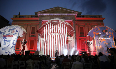 Ολυμπιακός: Παρουσίασε στον Πειραιά τις νέες του φανέλες (Photos)