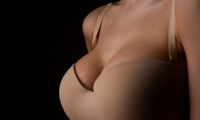 Μεγάλο στήθος: Πώς επηρεάζει τη σωματική υγεία της γυναίκας