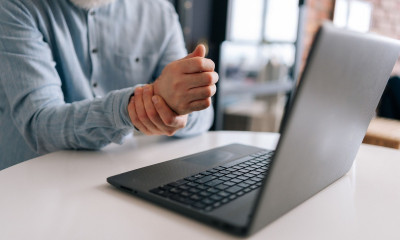 Σύνδρομο καρπιαίου σωλήνα: Πώς συνδέεται με την καρδιακή ανεπάρκεια