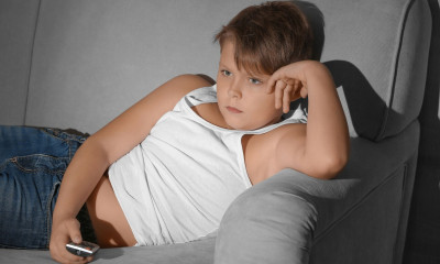 Παιδιά και οθόνες: Ο σοβαρός κίνδυνος μεταβολικού συνδρόμου