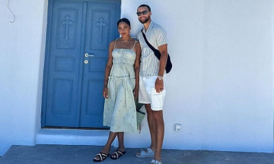 Στεφ Κάρι: Μαγεμένος από τη Σαντορίνη ο σταρ του NBA - Οι αναρτήσεις με τη σύζυγό του