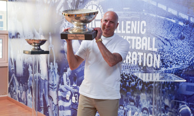 Νίκος Γκάλης: Σήκωσε και πάλι την κούπα του Ευρωμπάσκετ ’87 (pics+vids)