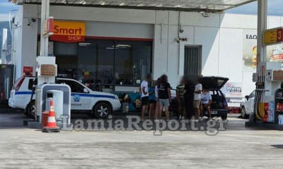 Λαμία: Έλεγχος σε γαλλικά αυτοκίνητα στην Εθνική Οδό υπό τον φόβο χουλιγκαν