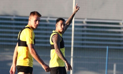 AEK: Με Αραούχο και Βίντα στο Ζάγκρεμπ για τη «μάχη» με Ντιναμό, εκτός ο Γκατσίνοβιτς