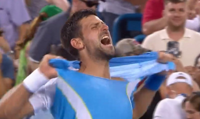 Νόβακ Τζόκοβιτς: Ξέσπασε σαν... υπερήρωας μετά την επική ανατροπή με θερμοπληξία (video)