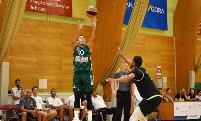 Παναθηναϊκός: Η πρώτη εμφάνιση του Σλούκα με την πράσινη φανέλα (pics+vid)