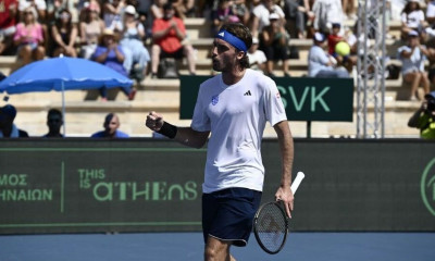 Στέφανος Τσιτσιπάς: Νίκη στο Καλλιμάρμαρο μέσα σε αποθέωση για το Davis Cup (vids)